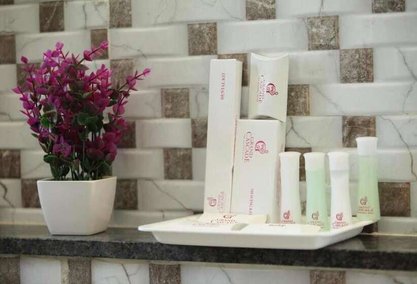 스탠다드 룸 킹사이즈 침대, Grand Cascade Chennai