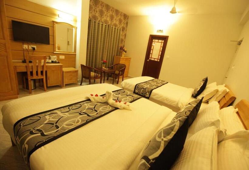 스탠다드 룸 킹사이즈 침대, Grand Cascade Chennai