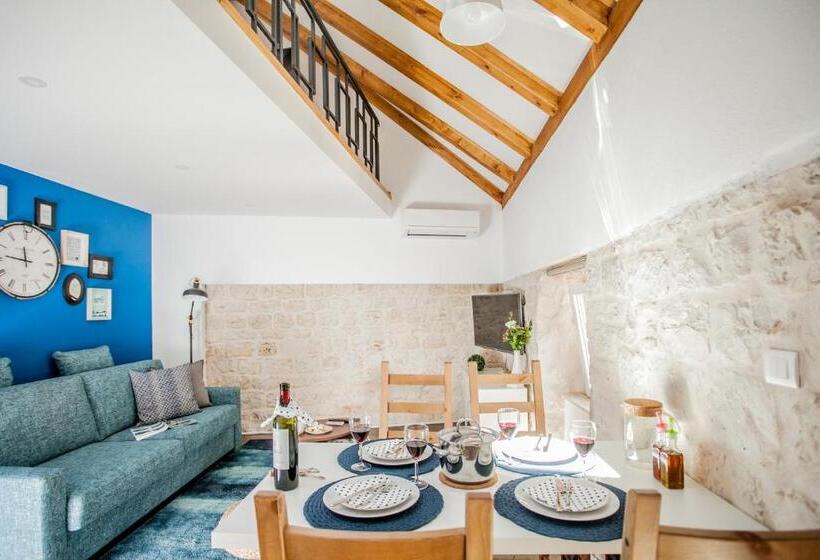 דירת חדר, Villa Lucia