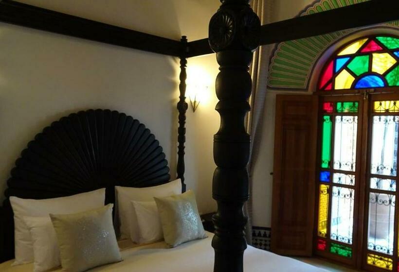 سوییت با چشم‌انداز باغ, Riad Sabah