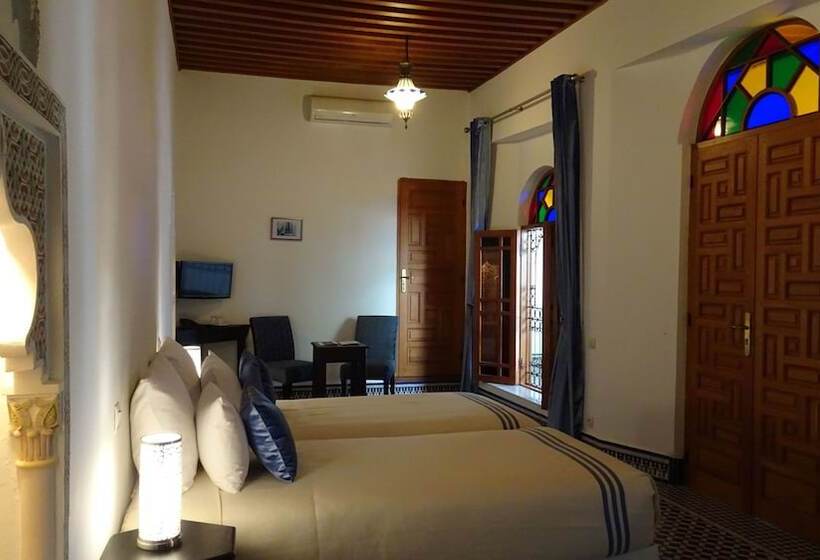 سوییت, Riad Sabah
