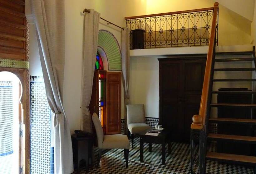 سوییت با چشم‌انداز باغ, Riad Sabah