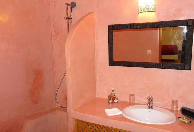 اتاق راحتی سه تخته, Riad Sabah