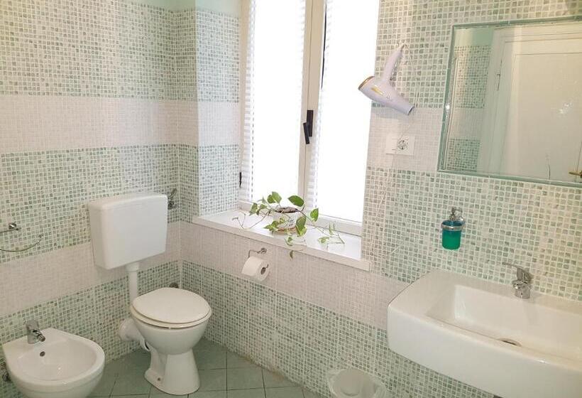 اتاق استاندارد با سرویس بهداشتی مشترک, Bed And Breakfast Al Cucherle