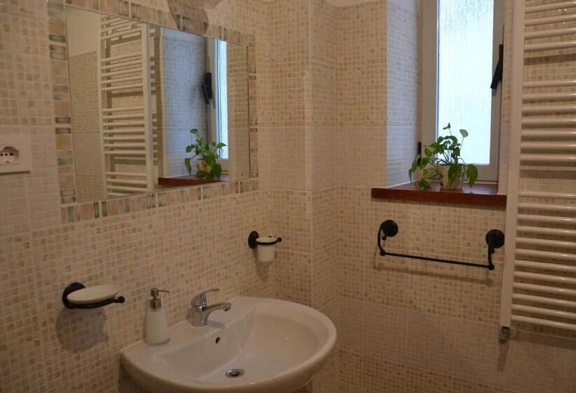 Standard room with outdoor bath, Bed And Breakfast Al Cucherle