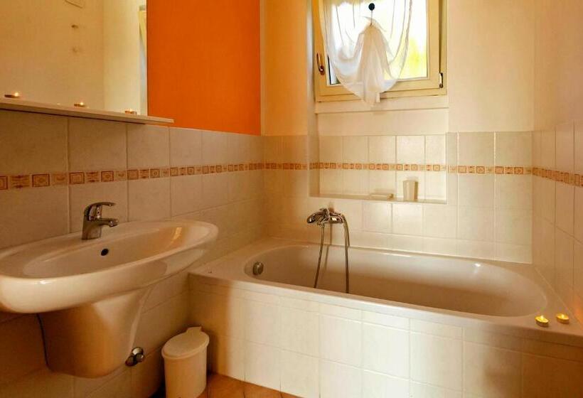 Апартаменты 4 Спальни, Residence La Collina