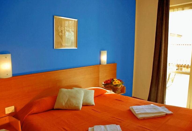 Апартаменты 4 Спальни, Residence La Collina