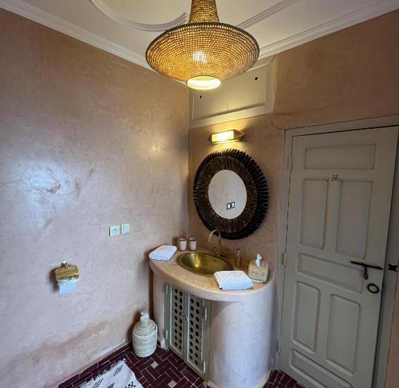 اتاق لوکس, Riad Ecila
