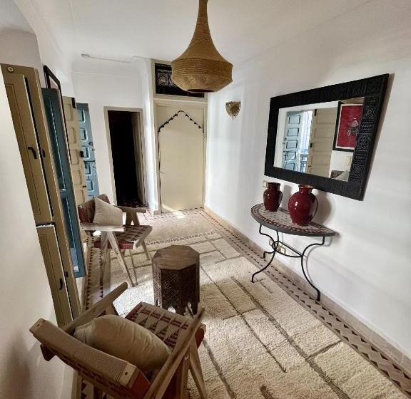 اتاق لوکس, Riad Ecila