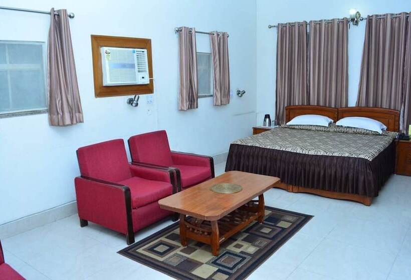 اتاق خانوادگی, Blue Triangle Family Hostel