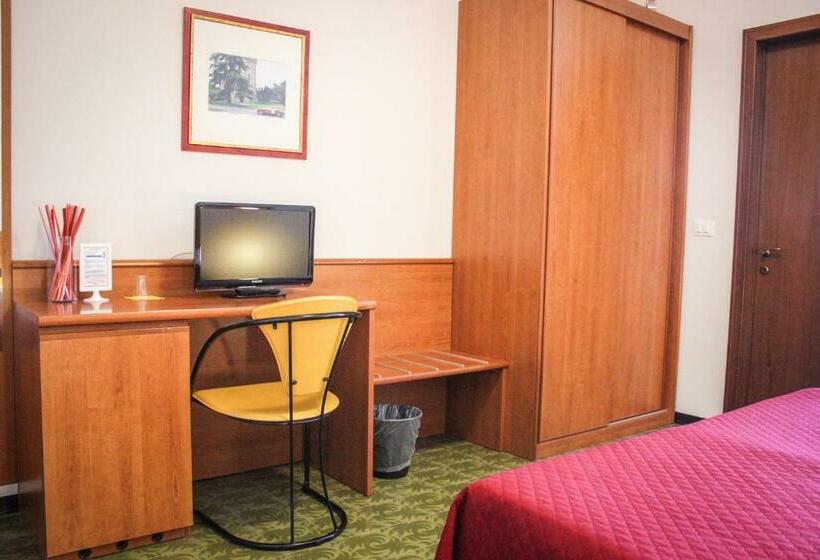 수피리어 트리플 룸, Centrale