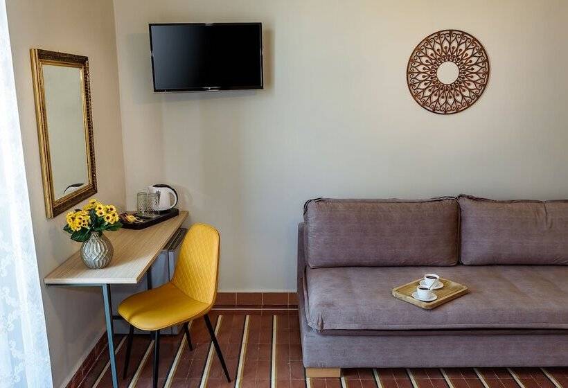 Deluxe Suite, Mosaic