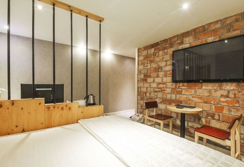 标准间, Cube