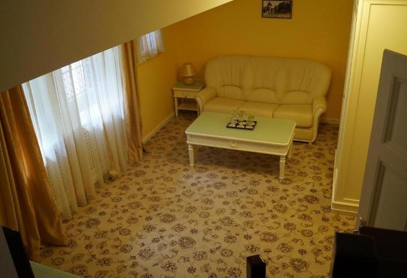 סוויטה, Vila Economat