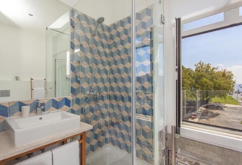 سوئیت با چشم‌انداز رودخانه, Lisbon Old Town Guest House