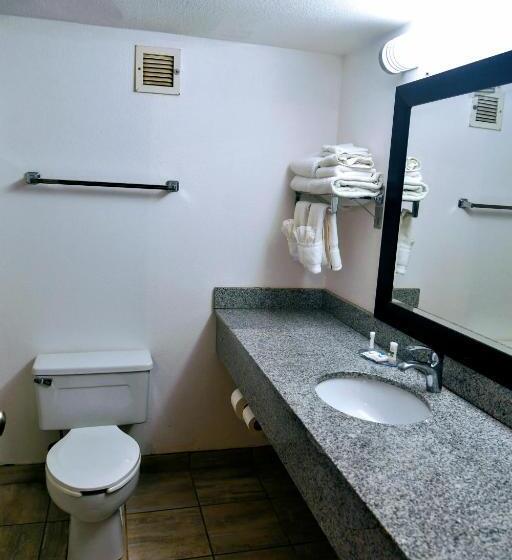 Номер Стандарт 2 Двуспальные Кровати, Douglas Inn And Conference Center