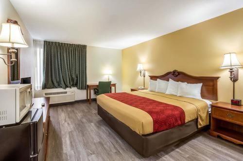 Стандартный Номер Кровать Кинг, Econo Lodge Inn & Suites