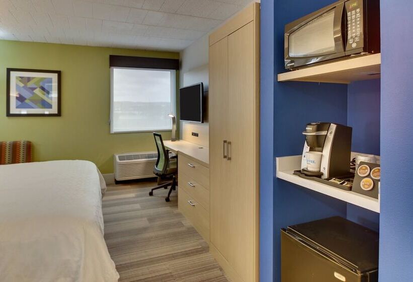 Номер Стандарт, Holiday Inn Express Pittston  Scranton Airport, An Ihg