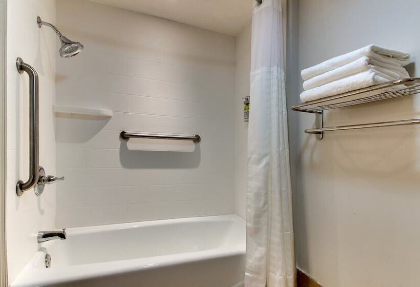 Люкс Адаптированный для Инвалидов, Holiday Inn Express Pittston  Scranton Airport, An Ihg