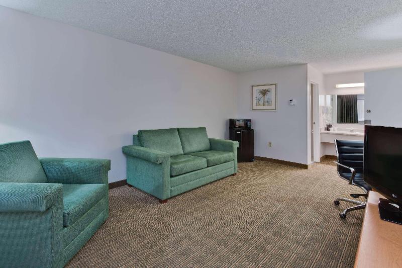 キングサイズベッドのデラックススイート, La Quinta Inn By Wyndham Tampa Near Busch Gardens