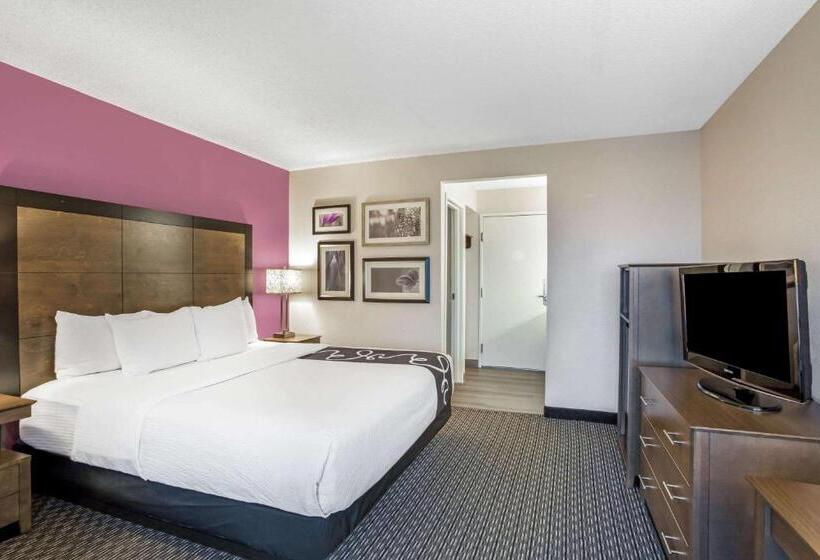 Номер Executive Кровать Кинг, La Quinta By Wyndham Hartford Bradley Airport