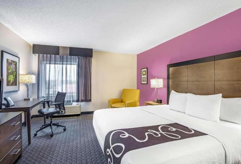 스탠다드 룸 킹사이즈 침대, La Quinta By Wyndham Hartford Bradley Airport