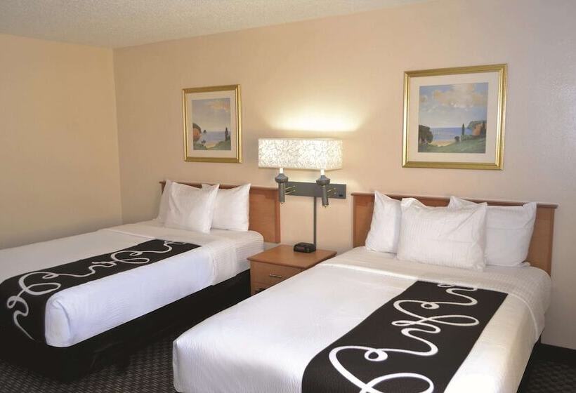 带2个双人床的标准工作室, La Quinta By Wyndham Tampa Fairgrounds - Casino