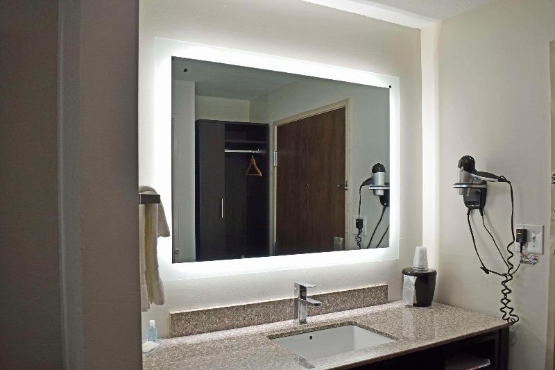 מיטת קינג בסוויטה, Sleep Inn & Suites West Knoxville