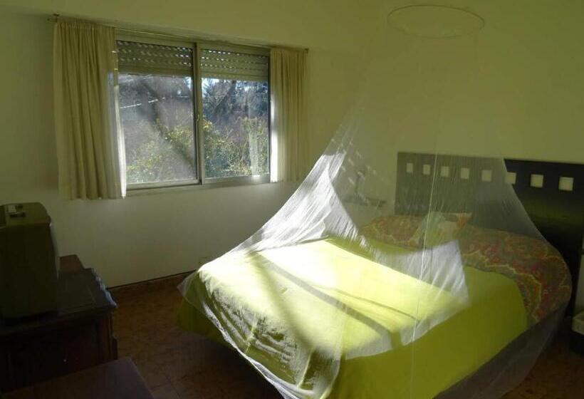 Дом 3 Спальни, Gaia Hostal