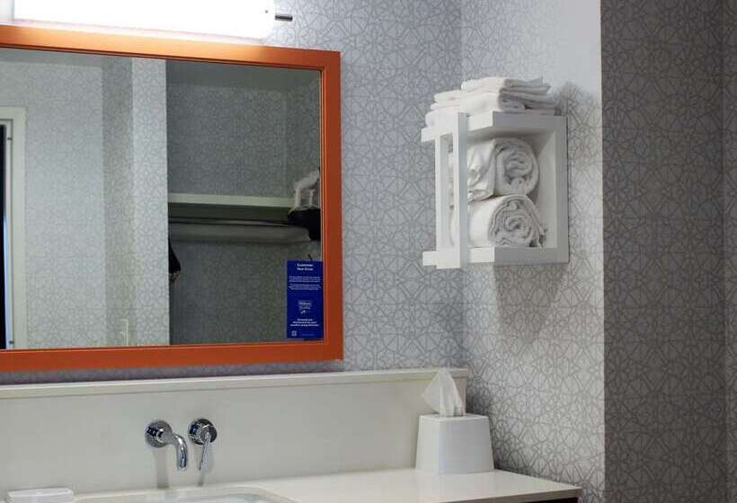 스탠다드 룸, Hampton Inn Cedar Falls Downtown