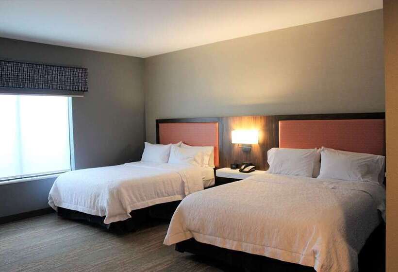 장애인을 위한 스탠다드 룸, Hampton Inn Cedar Falls Downtown
