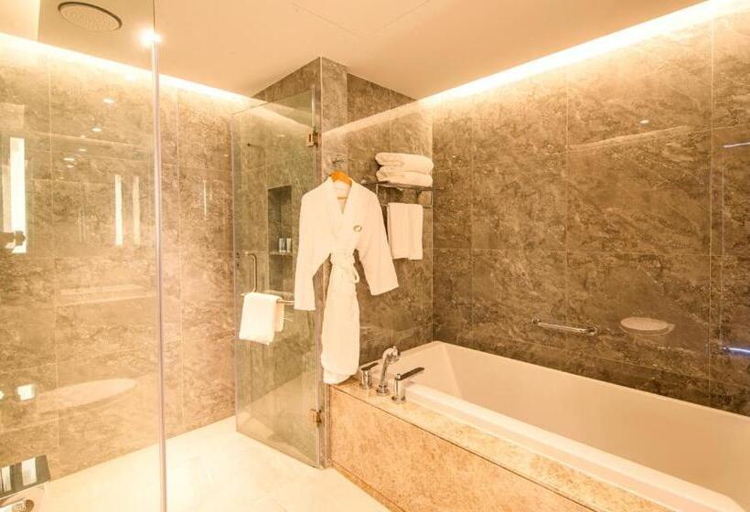 1 Bedroom Family Apartment Sea View, Oakwood Apartments Sanya