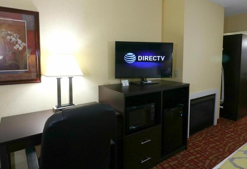 Suite met Kingsize Bed, Baymont By Wyndham Sevierville Pigeon Forge