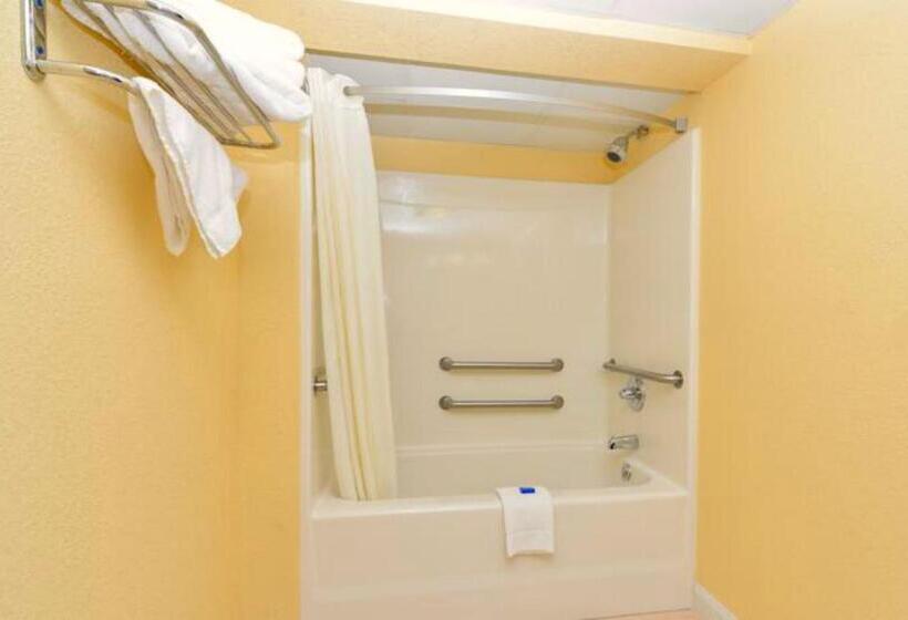 חדר דלוקס מותאם לאנשים עם מוגבלויות, Baymont By Wyndham Sevierville Pigeon Forge