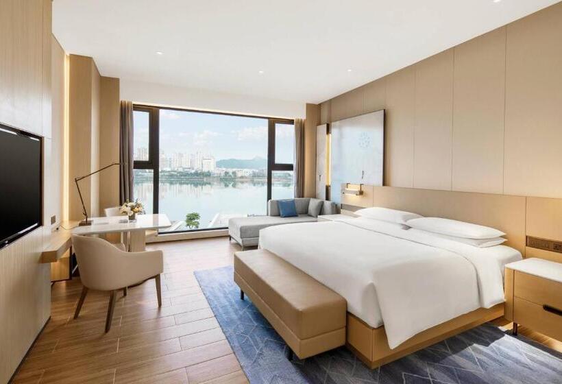 キングサイズベッドのスタンダードルーム, Suining Marriott