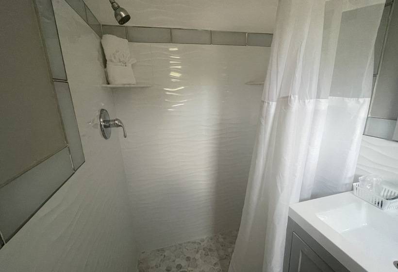 标准间, Aquastar Inn