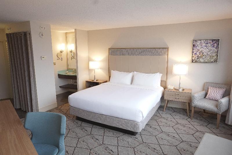 带大床的标准间, Crowne Plaza Syracuse, An Ihg