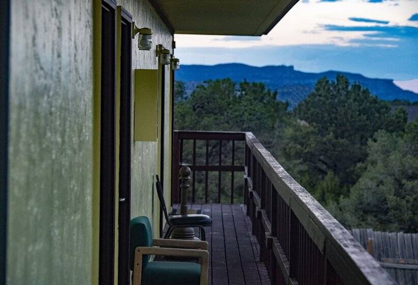 Номер Стандарт Вид на Горы, Tower 64 Motel & Rv