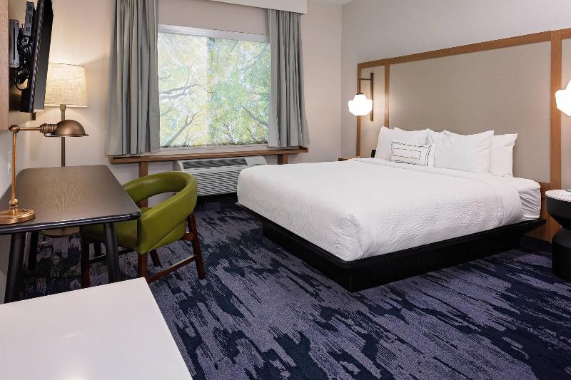 带大床的标准间, Fairfield Inn & Suites By Marriott Queensbury Glens Falls/lake George