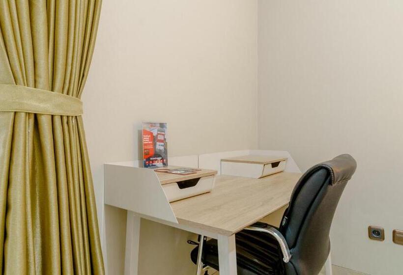 Номер Deluxe, Reddoorz Near Taman Makam Pahlawan Cikutra