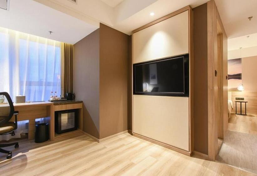 Superior suite with view, Atour Hotel Shenyang Youth Street Golden Gallery