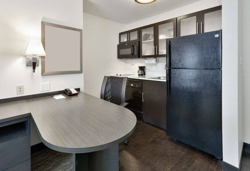 جناح غرفتين نوم, Candlewood Suites Dallas Market Center Love Field, An Ihg