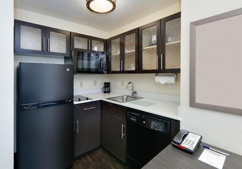 Suite, Candlewood Suites Dallas Market Center Love Field, An Ihg