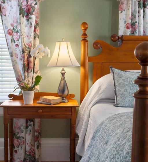 Номер Deluxe Кровать Кинг, Captain's House Inn