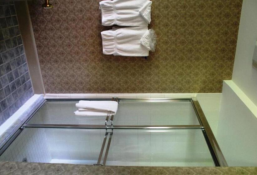 Номер Deluxe Кровать Куин, Captain's House Inn