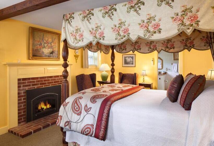 Номер Deluxe Кровать Куин, Captain's House Inn