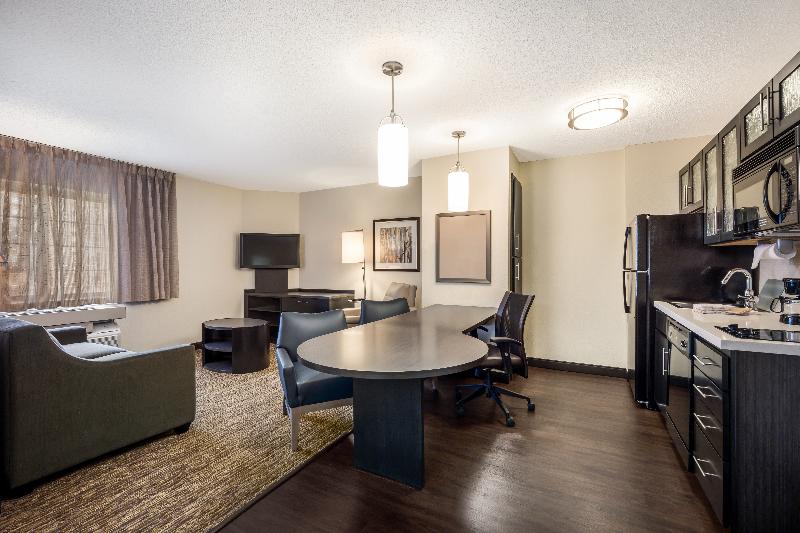 סוויטה, Sonesta Simply Suites Phoenix Glendale