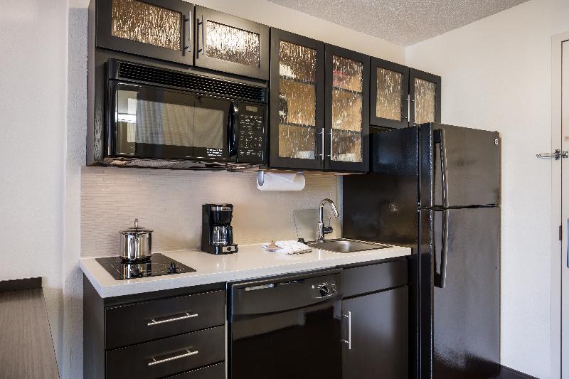 סוויטה, Sonesta Simply Suites Phoenix Glendale