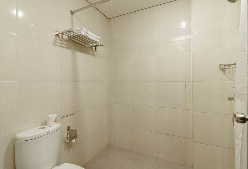 Номер Стандарт, Reddoorz Plus Near Sangkareang Park