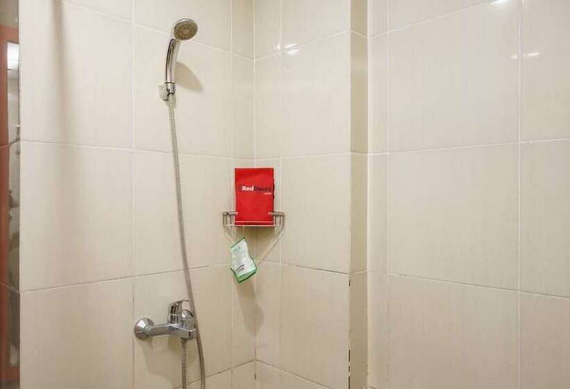 Номер Economy, Reddoorz Plus Near Sangkareang Park